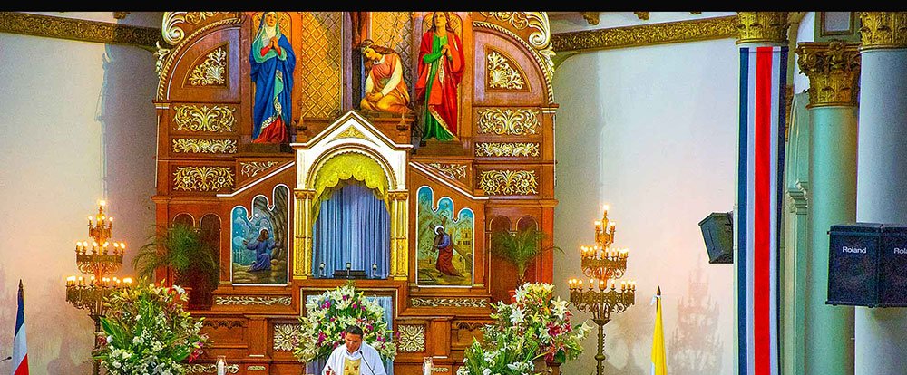 people attending mass at the alajuela church 
 - Costa Rica