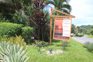Sign Ritmo Tropical Hotel
 - Costa Rica