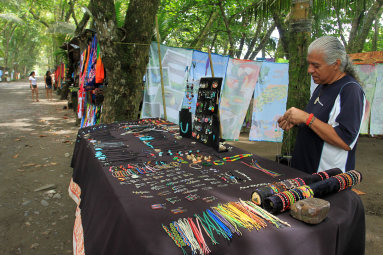 dominical beach attraction vendors 
 - Costa Rica