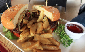 Hotel Sanbada Congo Burger
 - Costa Rica