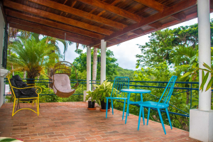 Apartment Balcony Selina Hostel Manuel Antonio
 - Costa Rica