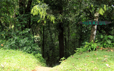 posa azul waterfall sign 
 - Costa Rica