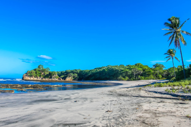 Pelada Beach Stretch Right
 - Costa Rica